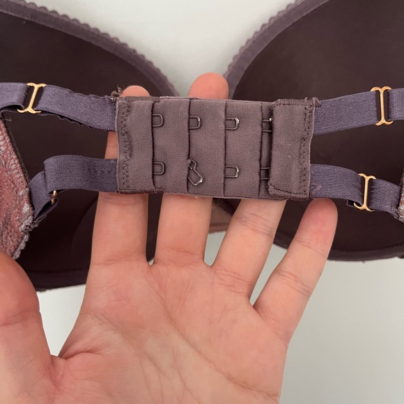 Victoria secret purple bra 32DD - Picture 7 of 10